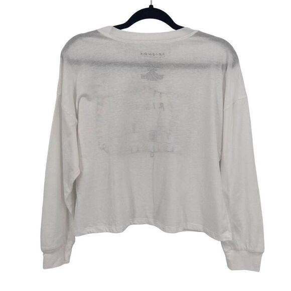 Friends Long Sleeve Christmas Tee Shirt White Small NWT - Picture 4 of 5